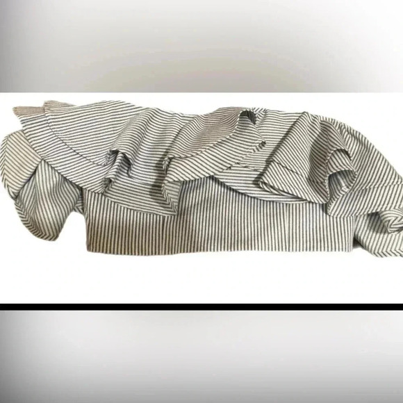 C/MEO Collective Cropped Off Shoulder Ruffles Top Size Medium - Picture 4 of 4